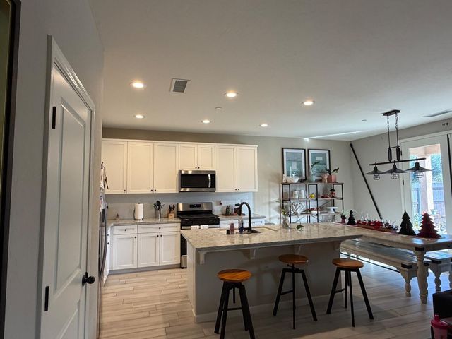 2215 Madeline Drive, Hanford, CA 93230