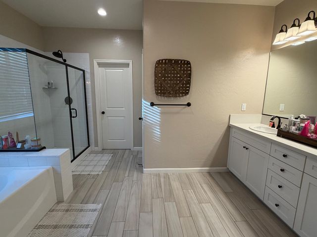 2215 Madeline Drive, Hanford, CA 93230