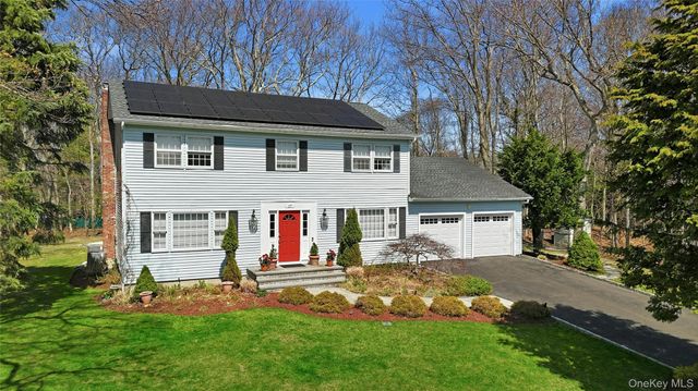 17 Quaker Hill Road, Stony Brook, NY 11790