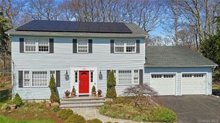 17 Quaker Hill Road, Stony Brook, NY 11790
