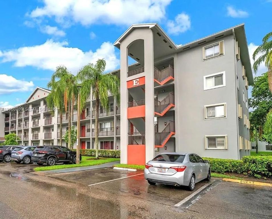 801 SW 138th Ave 107E, Pembroke Pines, FL 33027