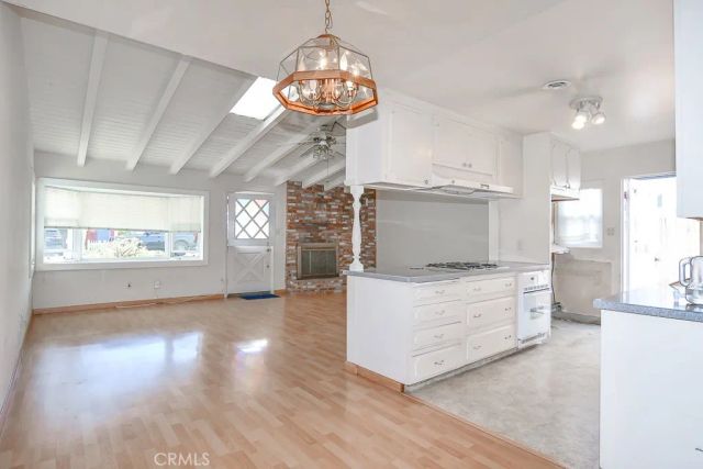 278 Santo Tomas, Costa Mesa, CA 92627