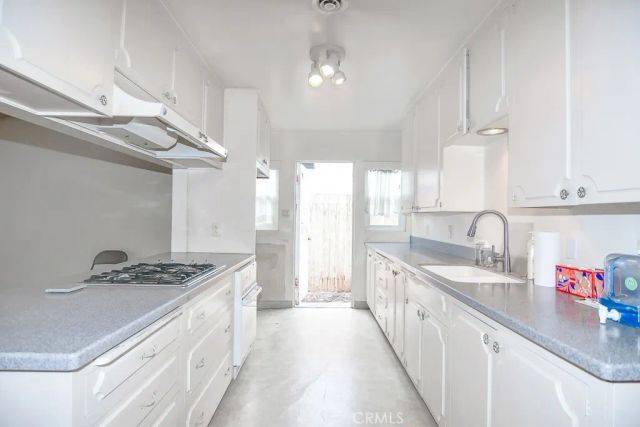 278 Santo Tomas, Costa Mesa, CA 92627