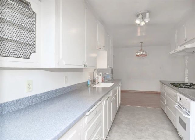 278 Santo Tomas, Costa Mesa, CA 92627