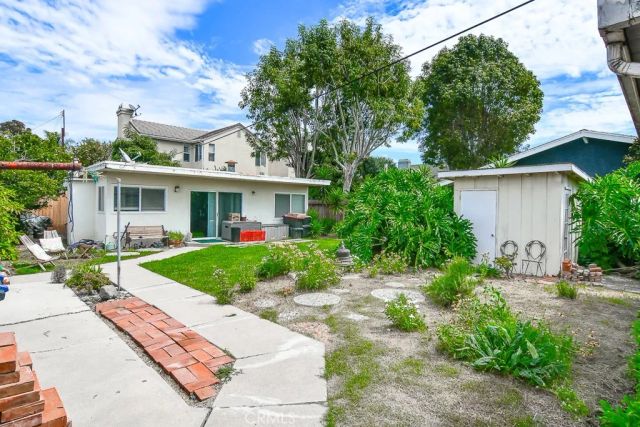278 Santo Tomas, Costa Mesa, CA 92627