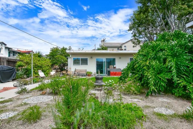 278 Santo Tomas, Costa Mesa, CA 92627