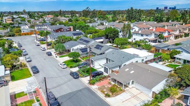 278 Santo Tomas, Costa Mesa, CA 92627