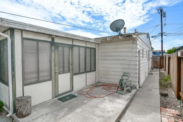 278 Santo Tomas, Costa Mesa, CA 92627
