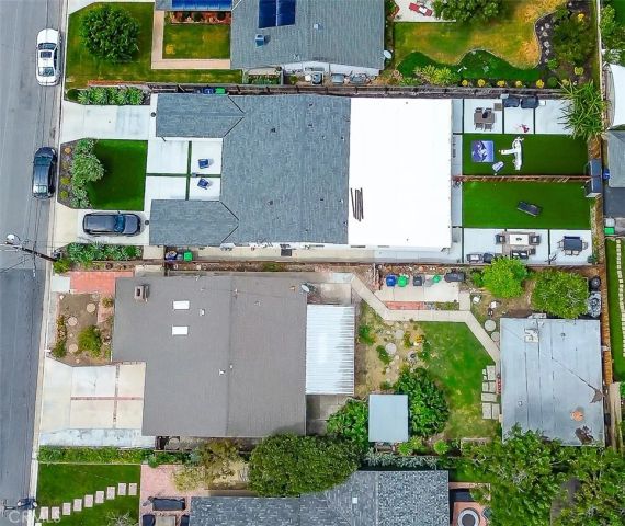 278 Santo Tomas, Costa Mesa, CA 92627