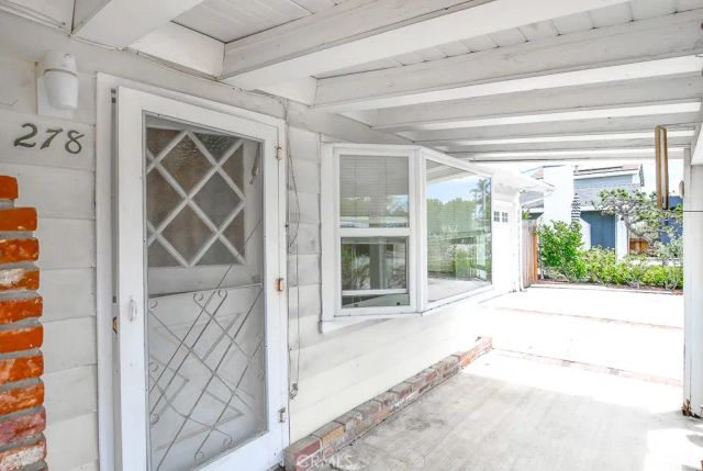 278 Santo Tomas, Costa Mesa, CA 92627