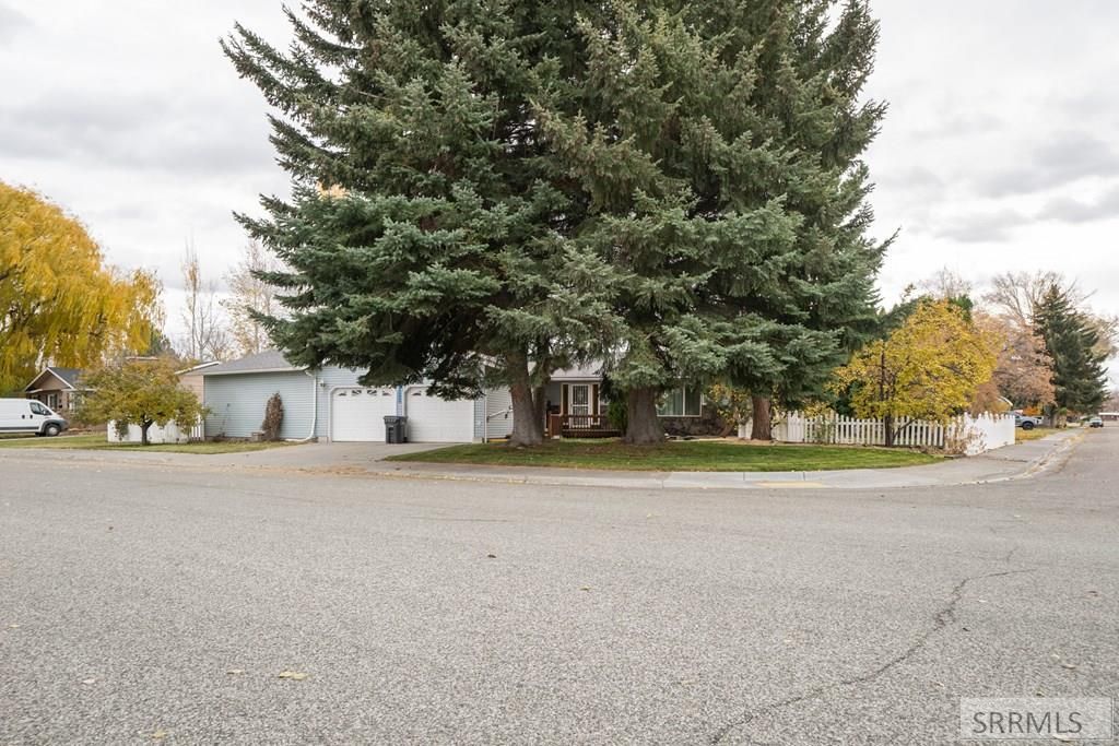 Image 5 of property listing at 1795 Olympia Drive, Idaho Falls, ID 83402