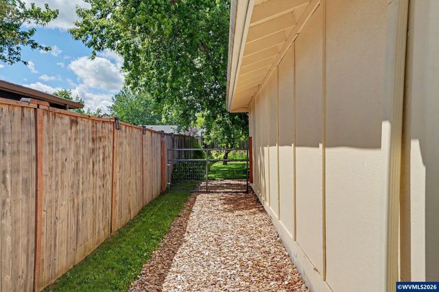 631 NE Sherwood Wy, Corvallis, OR 97330