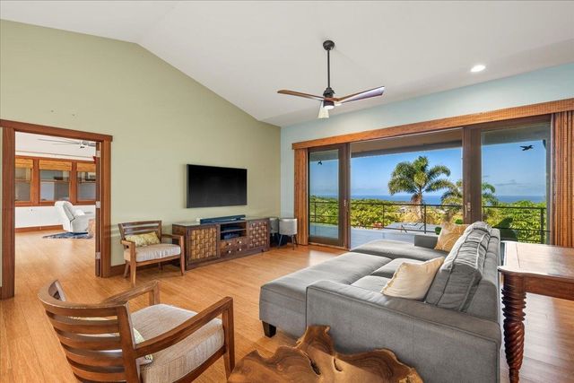 10 Leleaka Pl, Haiku, HI 96708