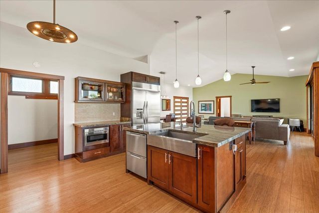 10 Leleaka Pl, Haiku, HI 96708