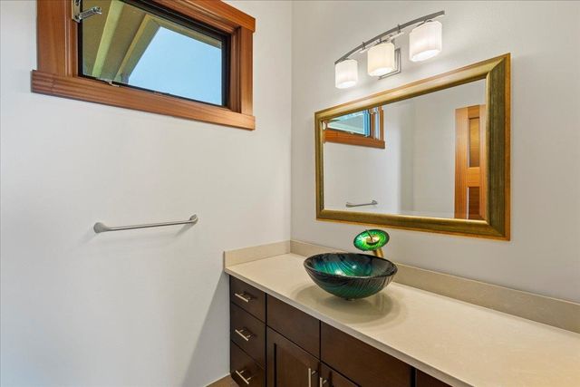 10 Leleaka Pl, Haiku, HI 96708