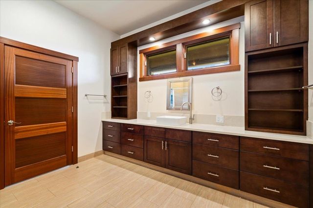 10 Leleaka Pl, Haiku, HI 96708