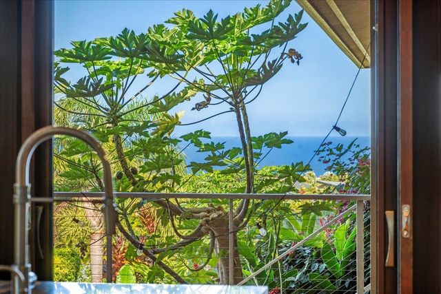 10 Leleaka Pl, Haiku, HI 96708