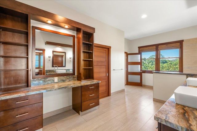 10 Leleaka Pl, Haiku, HI 96708