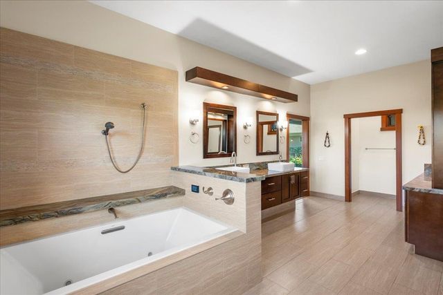 10 Leleaka Pl, Haiku, HI 96708