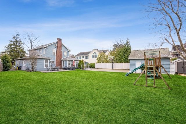 67 Briarwood Lane, Lawrence, NY 11559