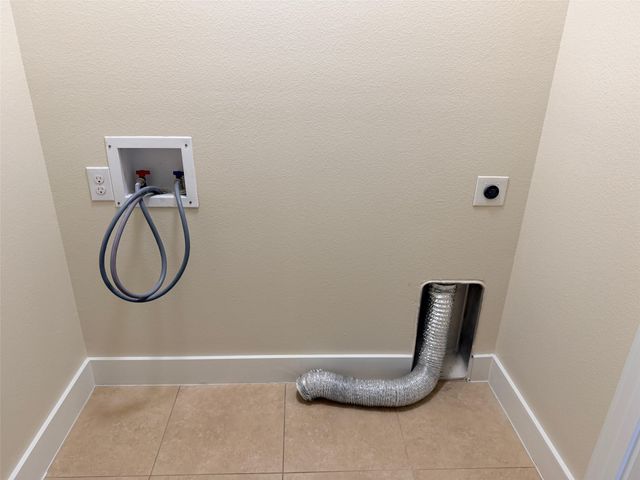 210 Belleville Drive, Lewisville, TX 75057