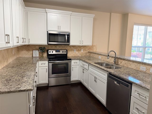 210 Belleville Drive, Lewisville, TX 75057