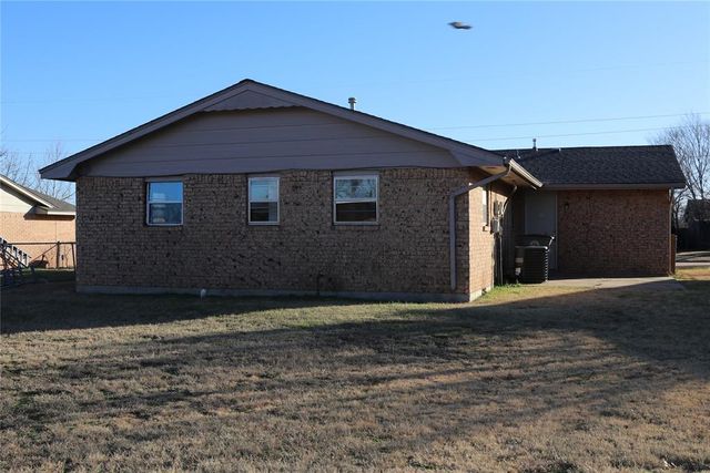 6905 SW Forest Avenue, Lawton, OK 73505