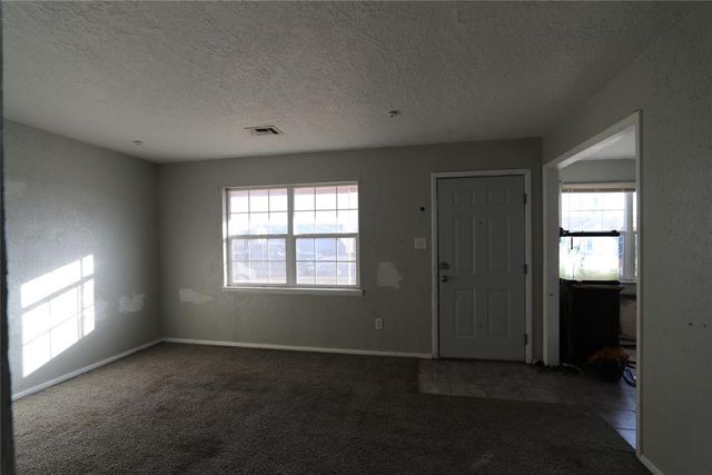 6905 SW Forest Avenue, Lawton, OK 73505