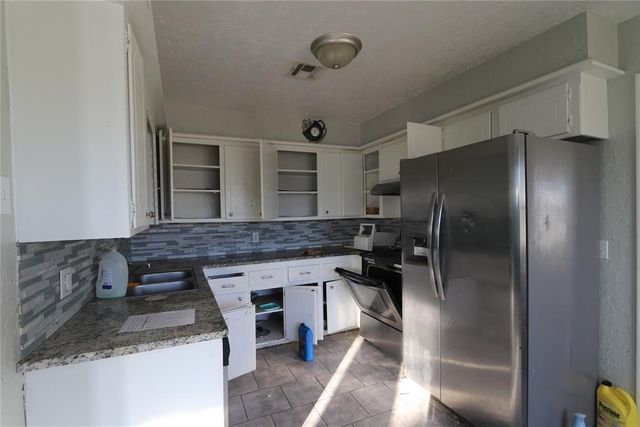 6905 SW Forest Avenue, Lawton, OK 73505