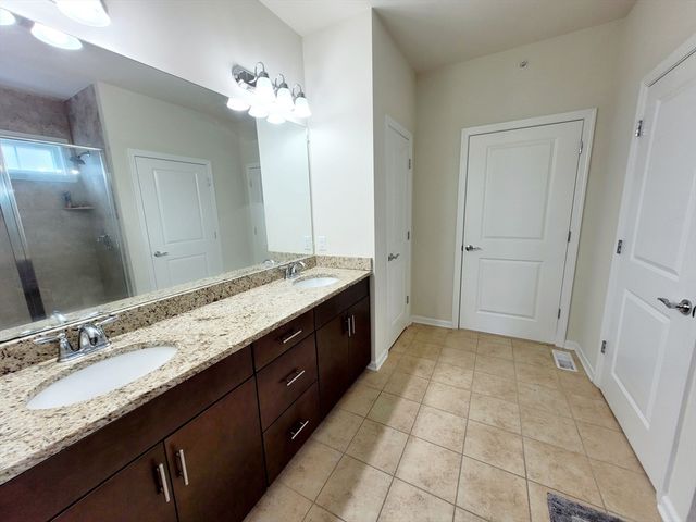 13 Walnut Way 13, Hopkinton, MA 01748