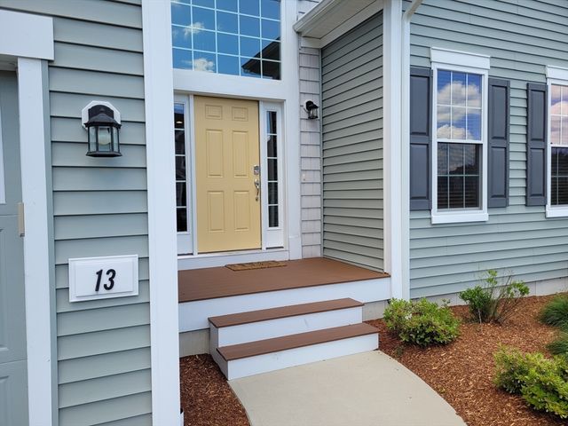 13 Walnut Way 13, Hopkinton, MA 01748