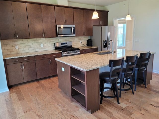 13 Walnut Way 13, Hopkinton, MA 01748