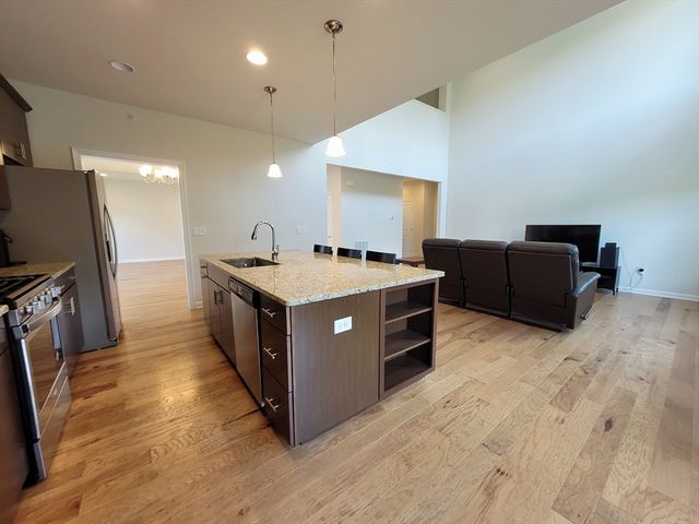 13 Walnut Way 13, Hopkinton, MA 01748