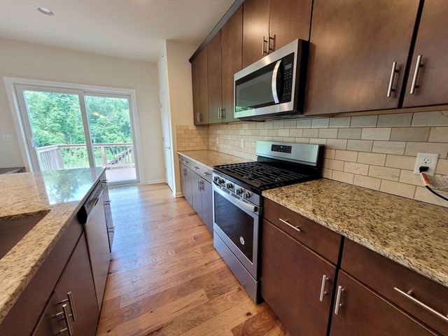 13 Walnut Way 13, Hopkinton, MA 01748