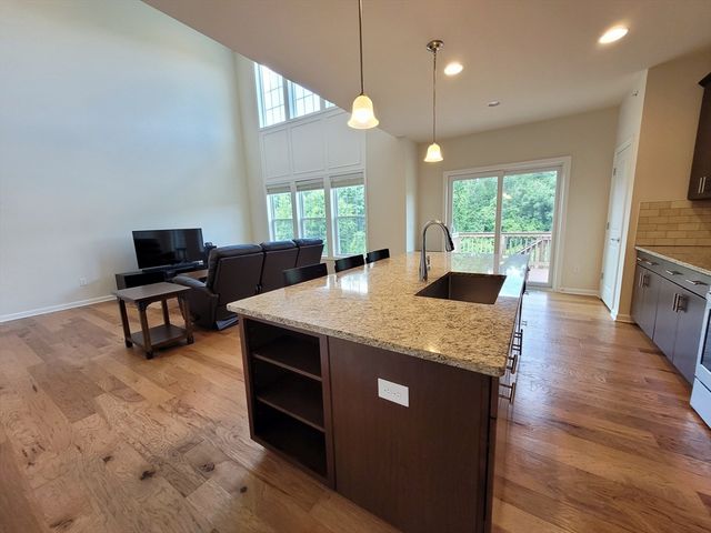13 Walnut Way 13, Hopkinton, MA 01748