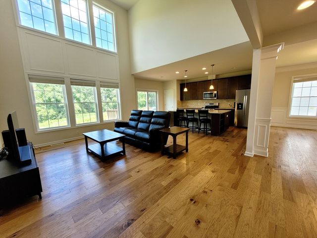 13 Walnut Way 13, Hopkinton, MA 01748