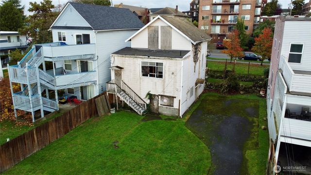 2620 Rucker Avenue, Everett, WA 98201