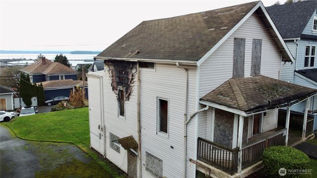 2620 Rucker Avenue, Everett, WA 98201