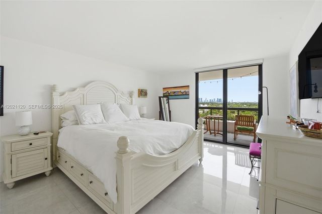 2555 Collins Ave 1106, Miami Beach, FL 33140