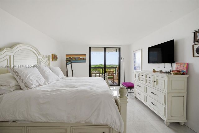 2555 Collins Ave 1106, Miami Beach, FL 33140