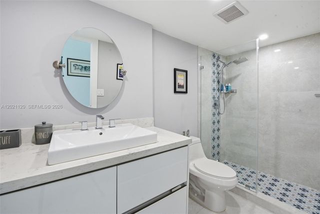 2555 Collins Ave 1106, Miami Beach, FL 33140