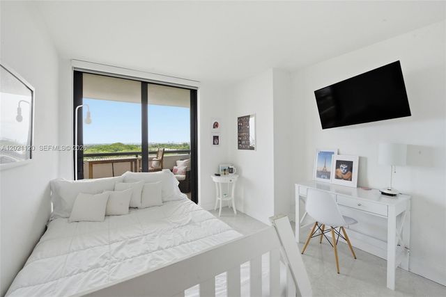 2555 Collins Ave 1106, Miami Beach, FL 33140