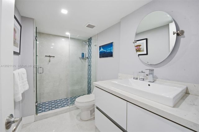 2555 Collins Ave 1106, Miami Beach, FL 33140