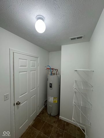 5763 W Deerview Bend, Mccordsville, IN 46055