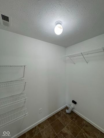 5763 W Deerview Bend, Mccordsville, IN 46055