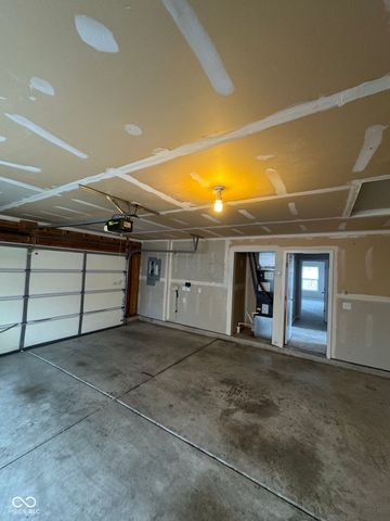 5763 W Deerview Bend, Mccordsville, IN 46055