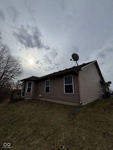 5763 W Deerview Bend, Mccordsville, IN 46055