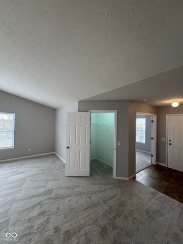 5763 W Deerview Bend, Mccordsville, IN 46055