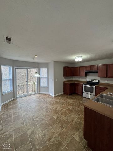 5763 W Deerview Bend, Mccordsville, IN 46055