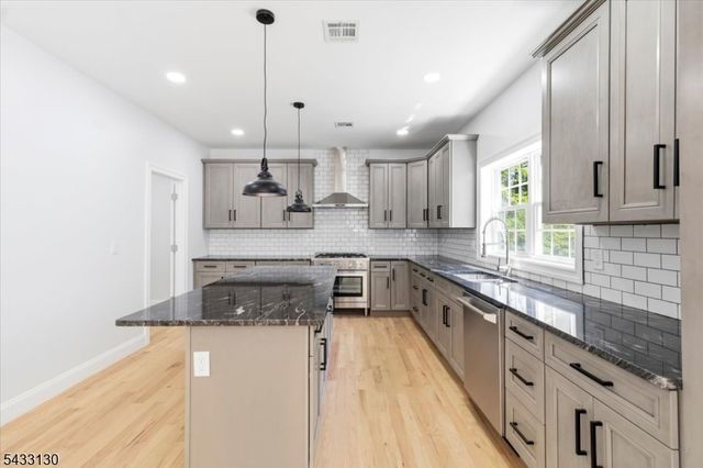 28 King George Rd, Warren Twp., NJ 07059